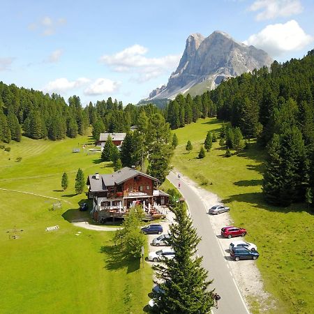 Hotel Edelweisshuette Funes  Zewnętrze zdjęcie